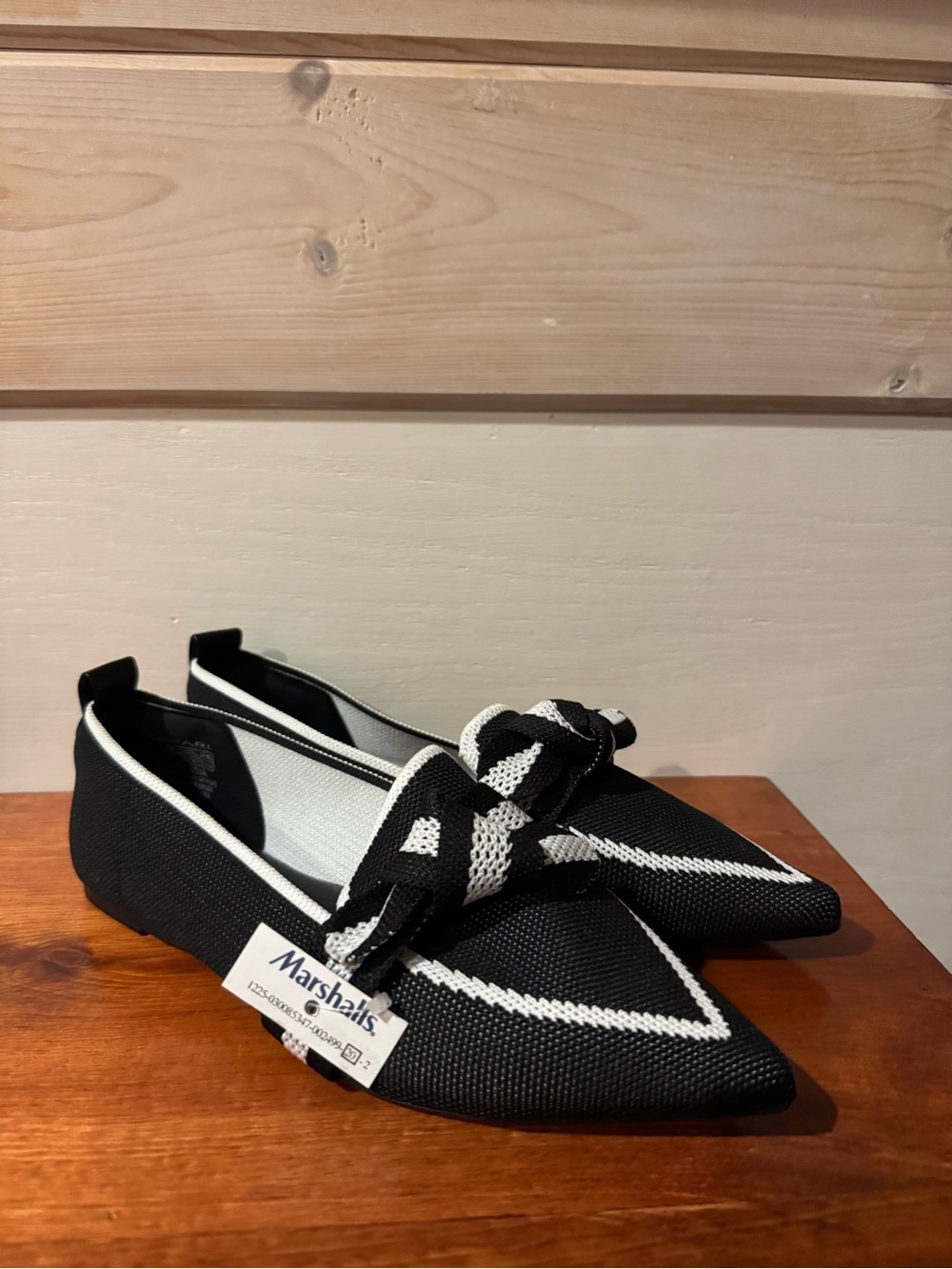 NWT Tahari Black White Knit Pointed Toe Bow Loafer Flats 6.5